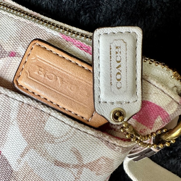 😱 Authentic Coach Crossbody Bag - Picture 3 of 9